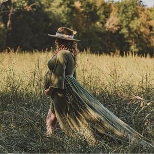 Green maternity photoshoot dress